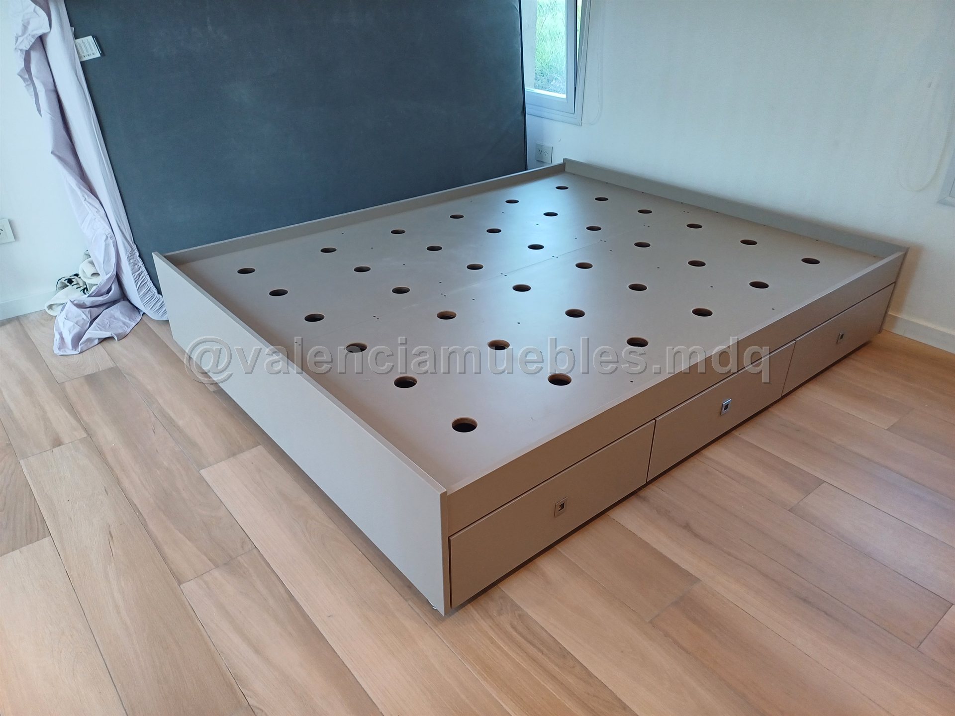 Respaldo de cama a medida